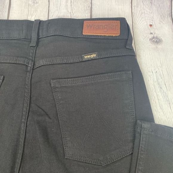 Wrangler Women’s High Rise Fierce Flare Black Jeans Size 6 NWOT - Picture 5 of 6